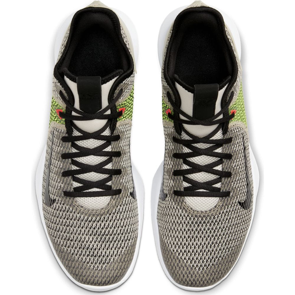 nike witness 4