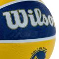 Piłka do koszykówki Wilson NBA Golden State Warriors zbliżenie logo